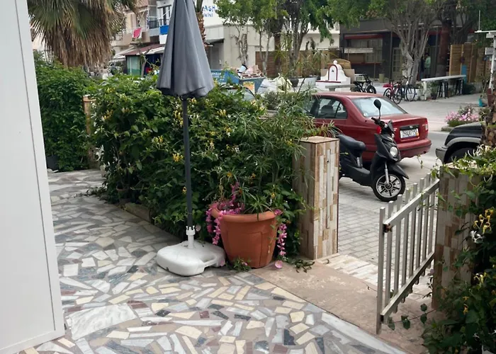 Sweetmar Guest Rooms-Ground Floor Konukevi 3*