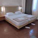 Sweetmar Guest Rooms-ground Floor בית הארחה העיירה קוס