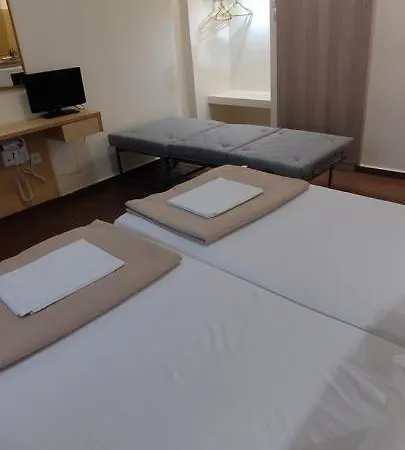 Sweetmar Guest Rooms-ground Floor 3*